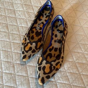 Rothy’s W11 Pointed Toe Flats Big Cat Print